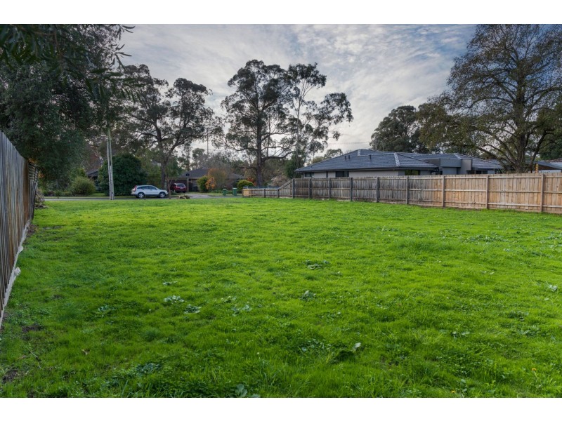 10 Turkeith Crescent, Croydon North VIC 3136