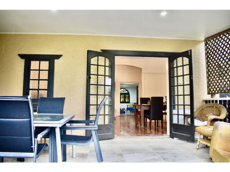 14 Burn st, Camp Hill QLD 4152