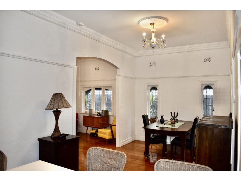 14 Burn st, Camp Hill QLD 4152