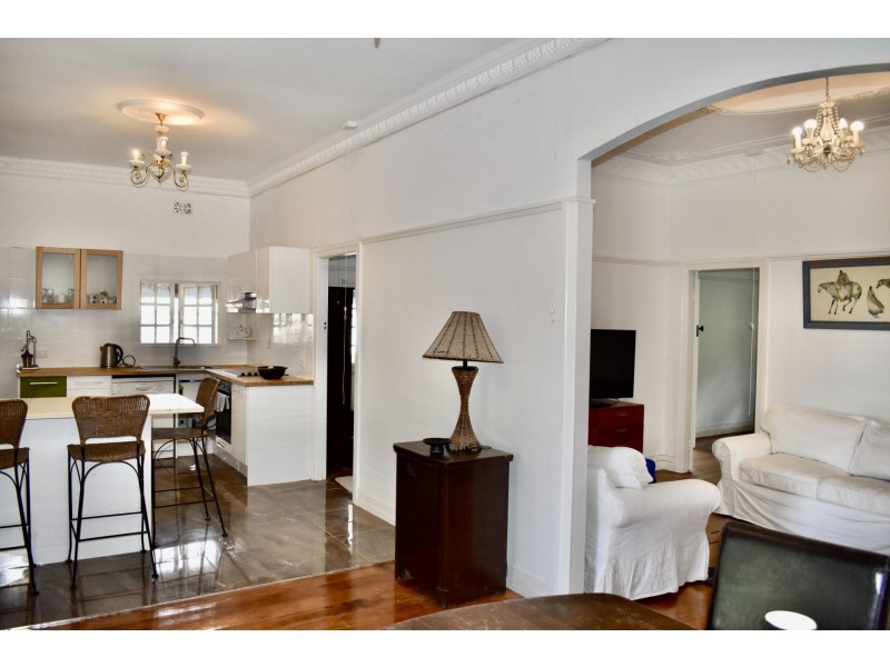 14 Burn st, Camp Hill QLD 4152