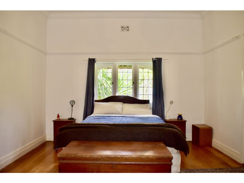 14 Burn st, Camp Hill QLD 4152