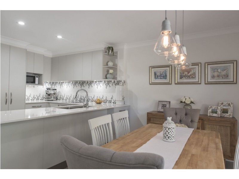 2/751 Ashmore Road, Molendinar QLD 4214