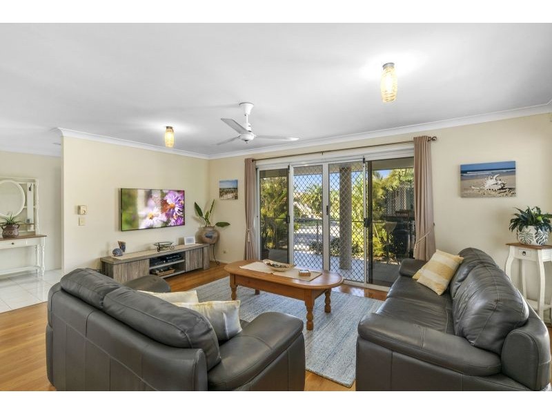 15 Ridgewood Court, Burleigh Waters QLD 4220