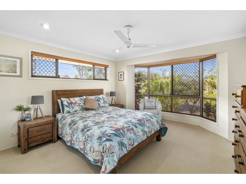 15 Ridgewood Court, Burleigh Waters QLD 4220