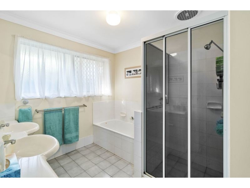 15 Ridgewood Court, Burleigh Waters QLD 4220