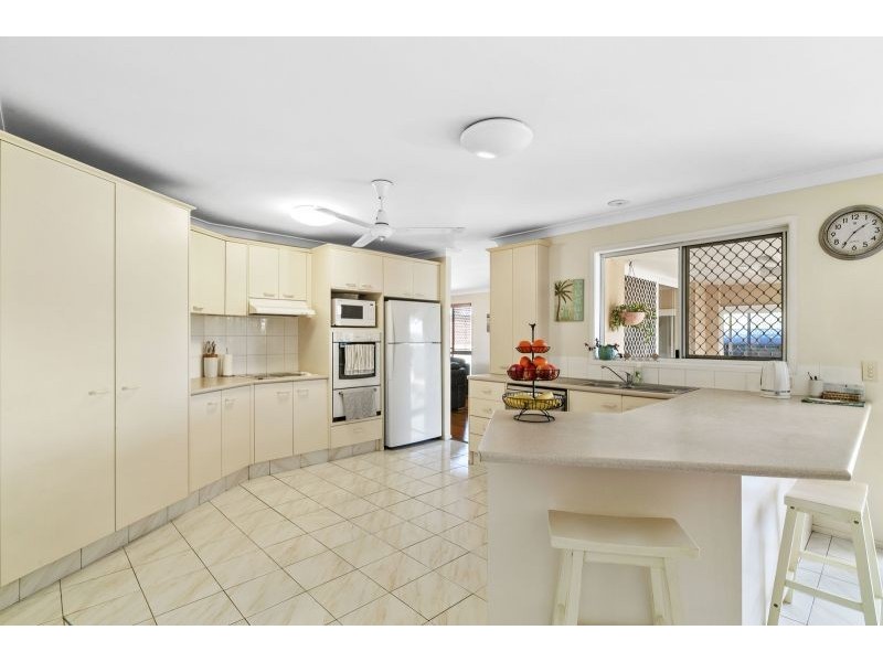 15 Ridgewood Court, Burleigh Waters QLD 4220