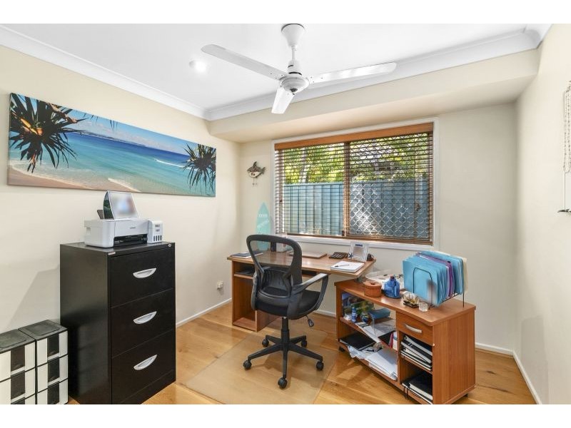 15 Ridgewood Court, Burleigh Waters QLD 4220