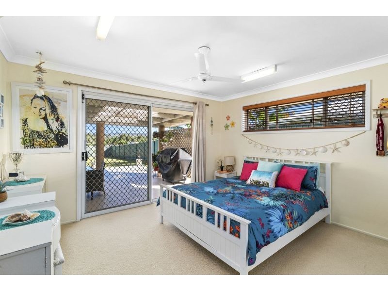 15 Ridgewood Court, Burleigh Waters QLD 4220