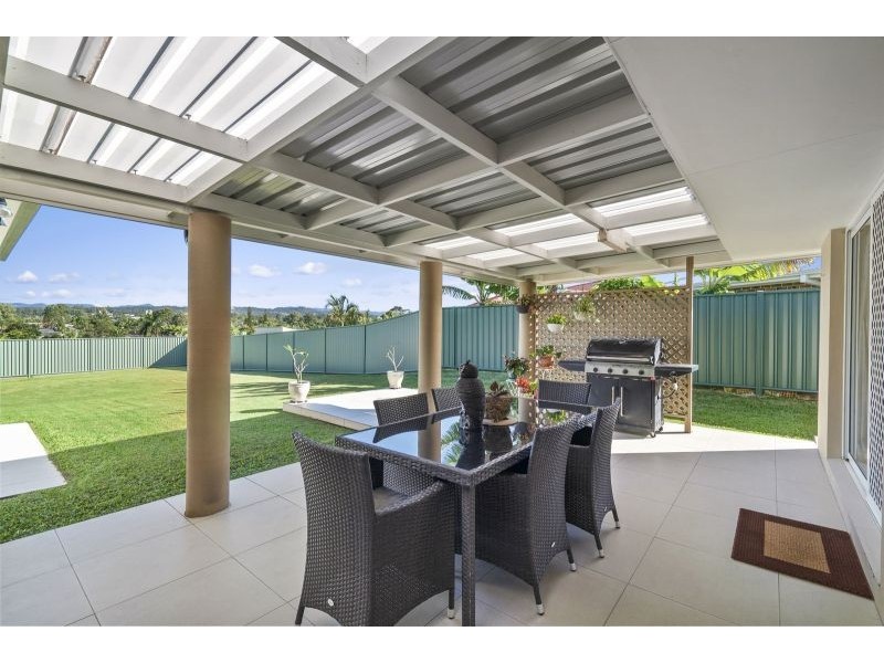 15 Ridgewood Court, Burleigh Waters QLD 4220