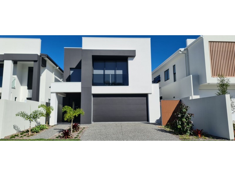 2/8 Middle Quay Drive, Biggera Waters QLD 4216