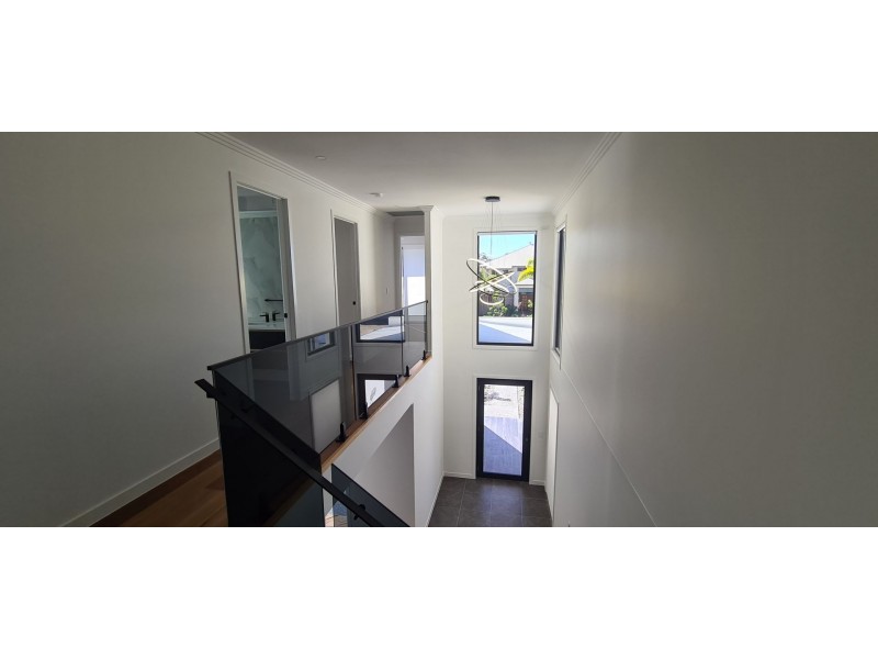 2/8 Middle Quay Drive, Biggera Waters QLD 4216