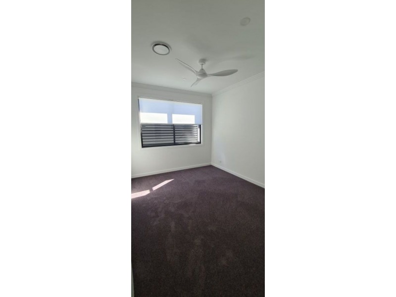 2/8 Middle Quay Drive, Biggera Waters QLD 4216