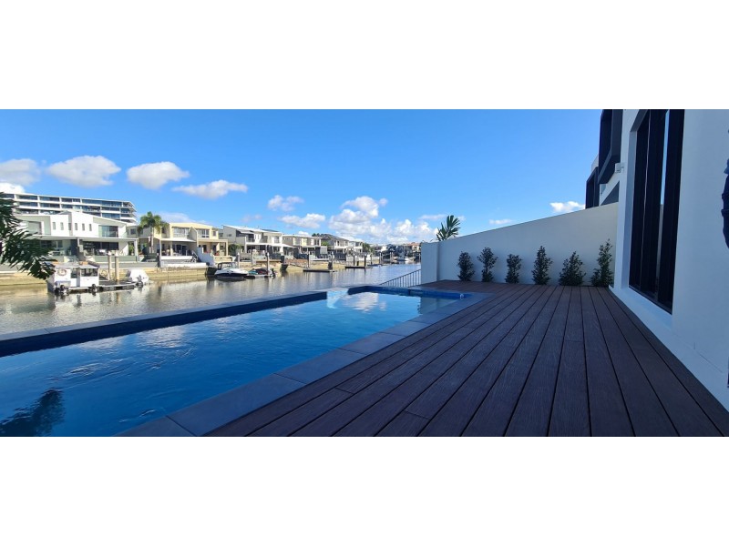 2/8 Middle Quay Drive, Biggera Waters QLD 4216