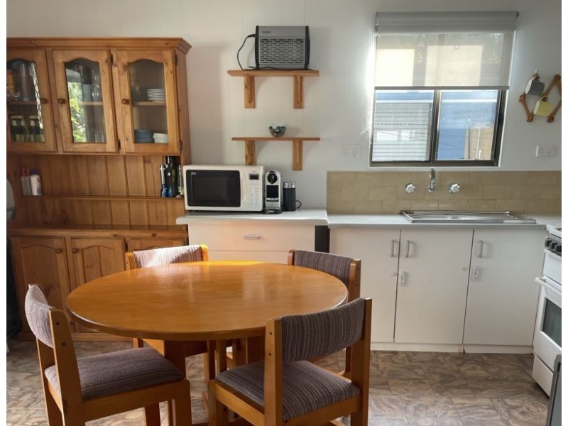 Cabin 115/425 Princes Highway, Lake Tabourie NSW 2539