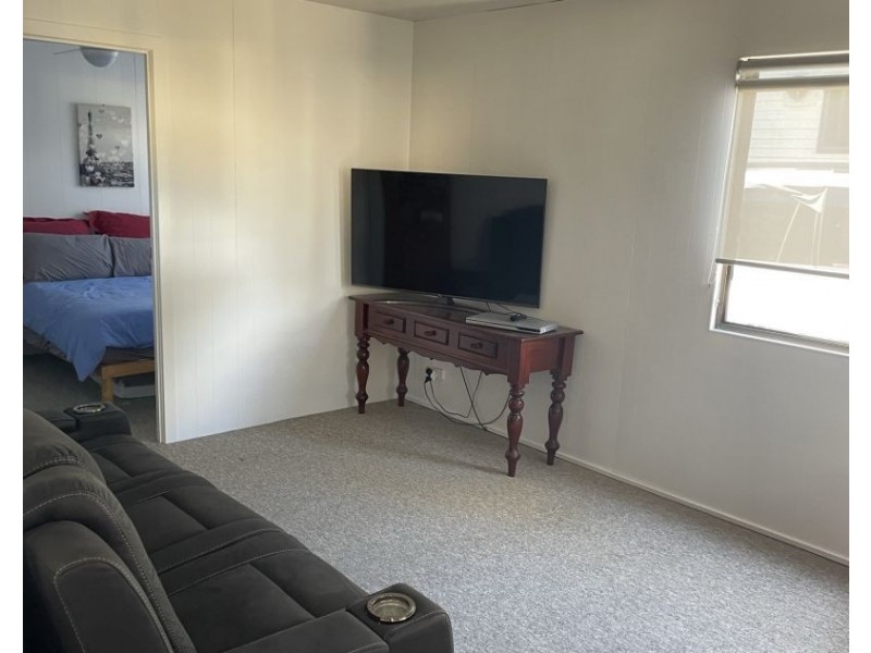 Cabin 115/425 Princes Highway, Lake Tabourie NSW 2539