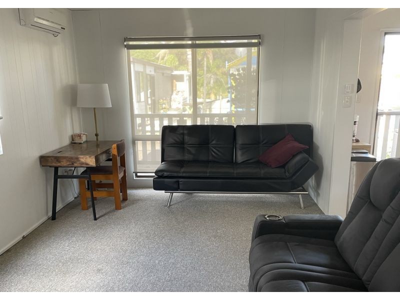 Cabin 115/425 Princes Highway, Lake Tabourie NSW 2539