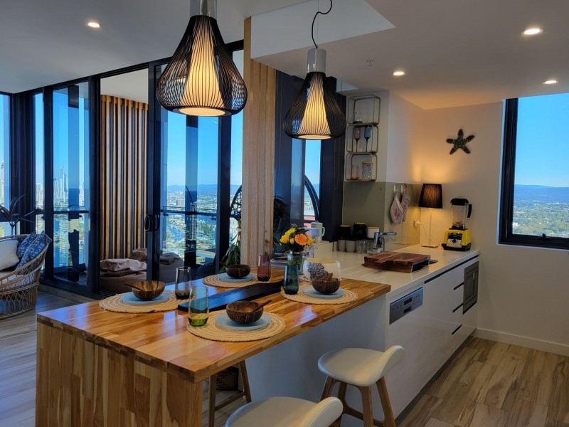 2 Como crescent, Southport QLD 4215