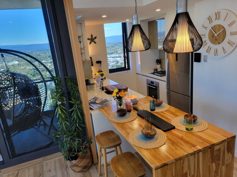 2 Como crescent, Southport QLD 4215