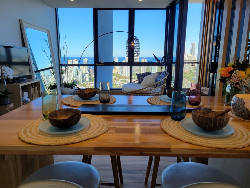 2 Como crescent, Southport QLD 4215