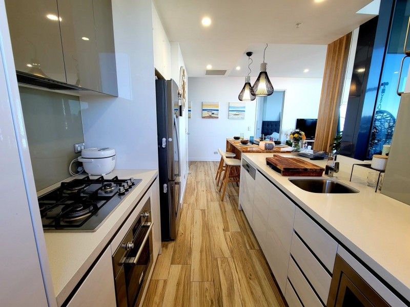 2 Como crescent, Southport QLD 4215