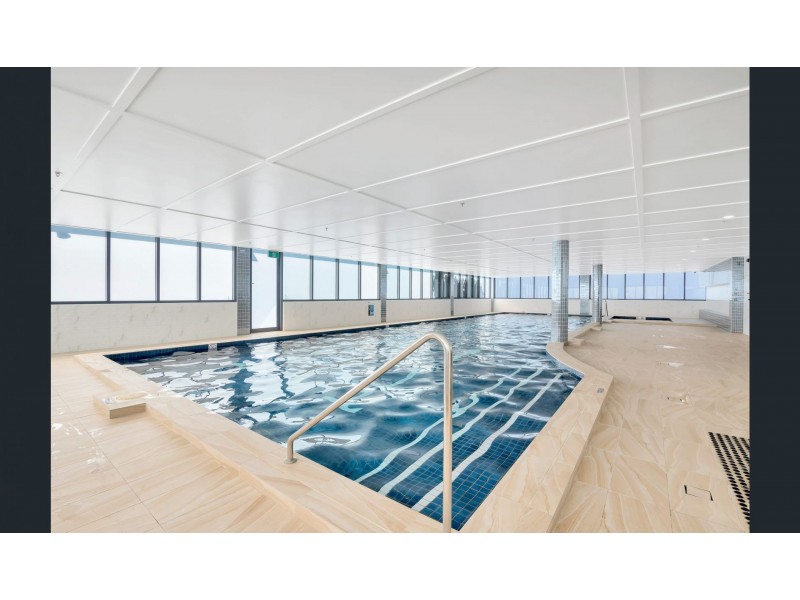 2 Como crescent, Southport QLD 4215