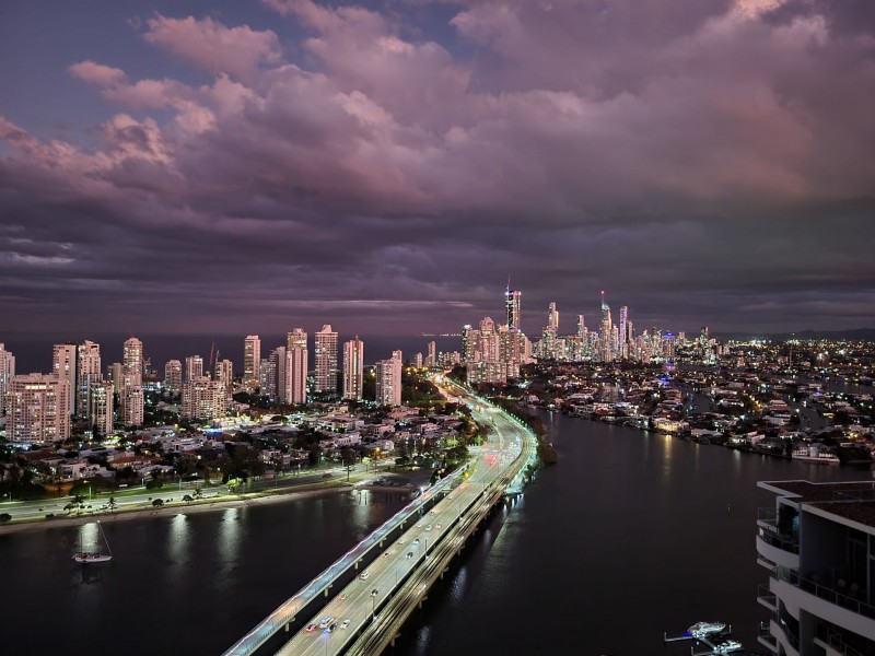 2 Como crescent, Southport QLD 4215