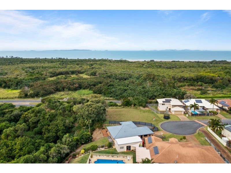 27 Macaulay Way, Pacific Heights QLD 4703