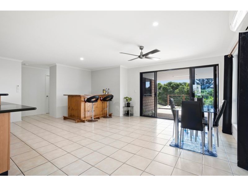 27 Macaulay Way, Pacific Heights QLD 4703