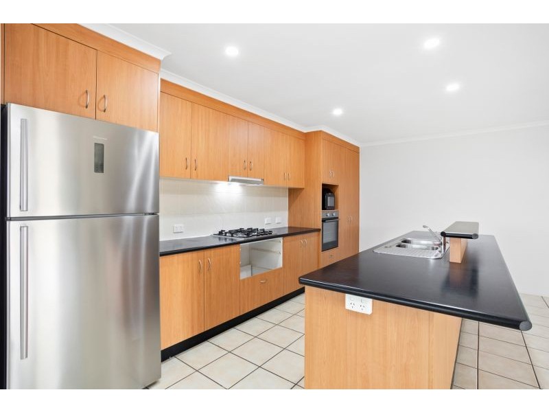 27 Macaulay Way, Pacific Heights QLD 4703