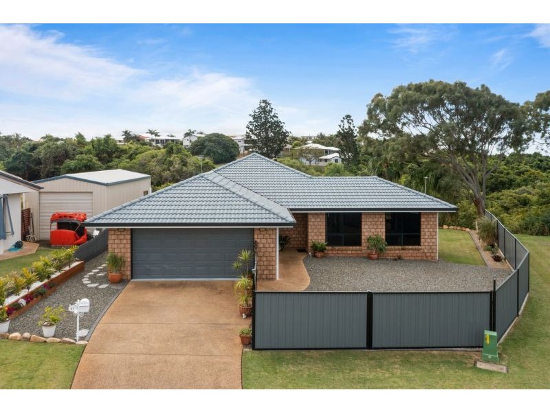 27 Macaulay Way, Pacific Heights QLD 4703