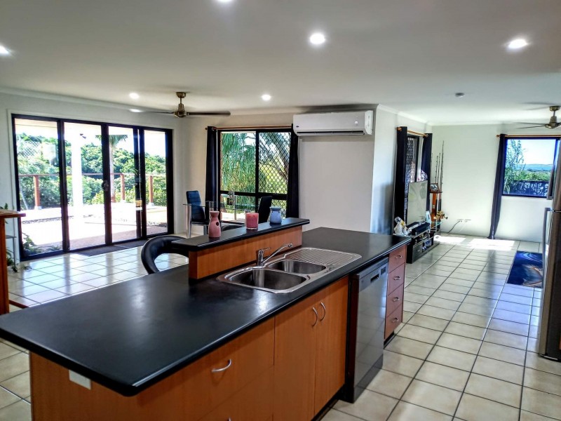 27 Macaulay Way, Pacific Heights QLD 4703