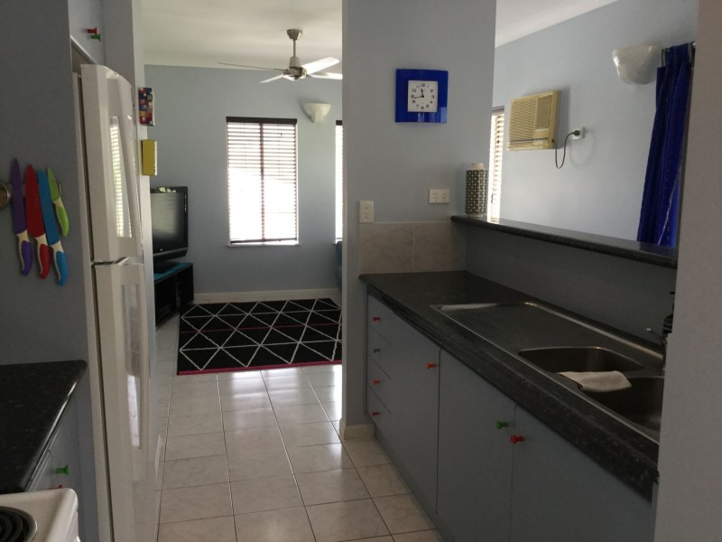 8/28 Springfield Crescent, Manoora QLD 4870