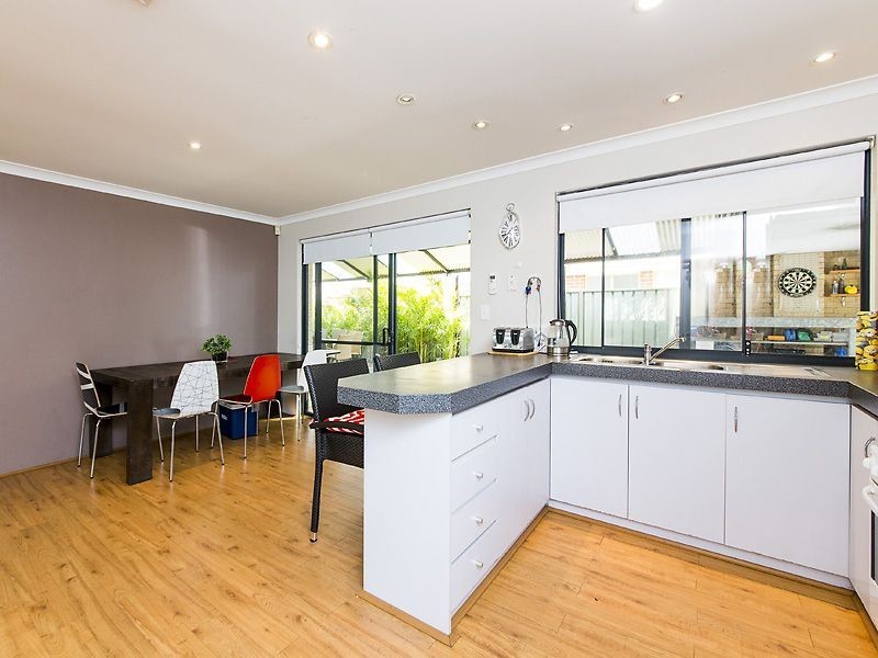 27 Jakovich Circuit, Atwell WA 6164