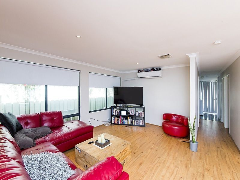 27 Jakovich Circuit, Atwell WA 6164