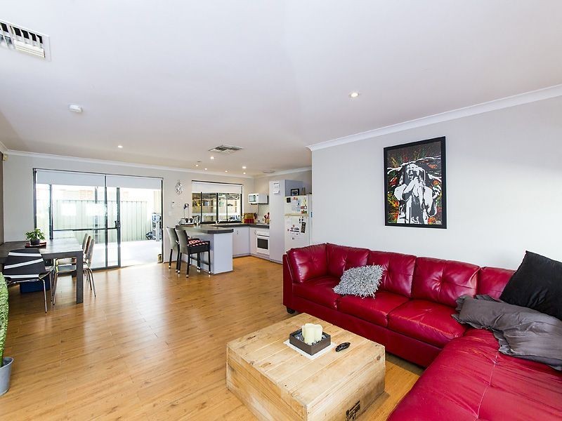 27 Jakovich Circuit, Atwell WA 6164