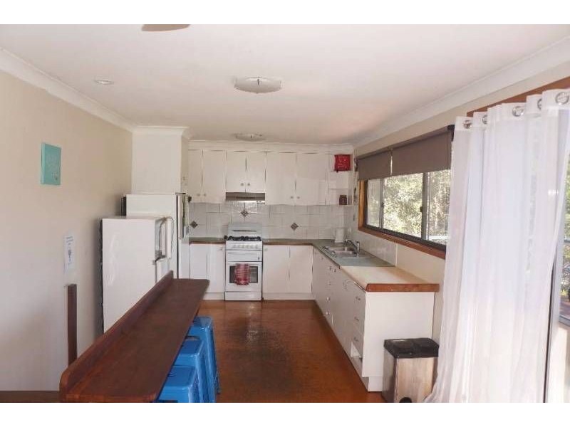 8 Pine Crescent, Sandy Beach NSW 2456