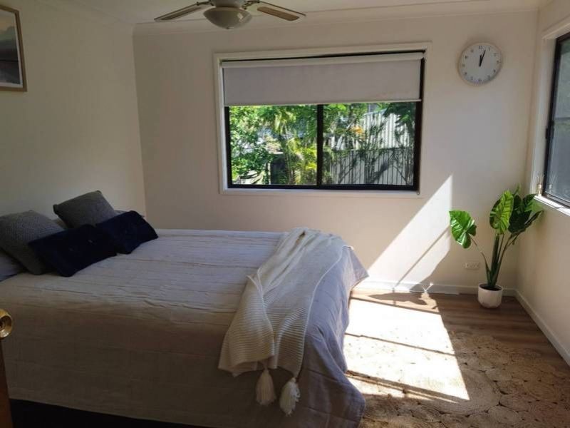 8 Pine Crescent, Sandy Beach NSW 2456