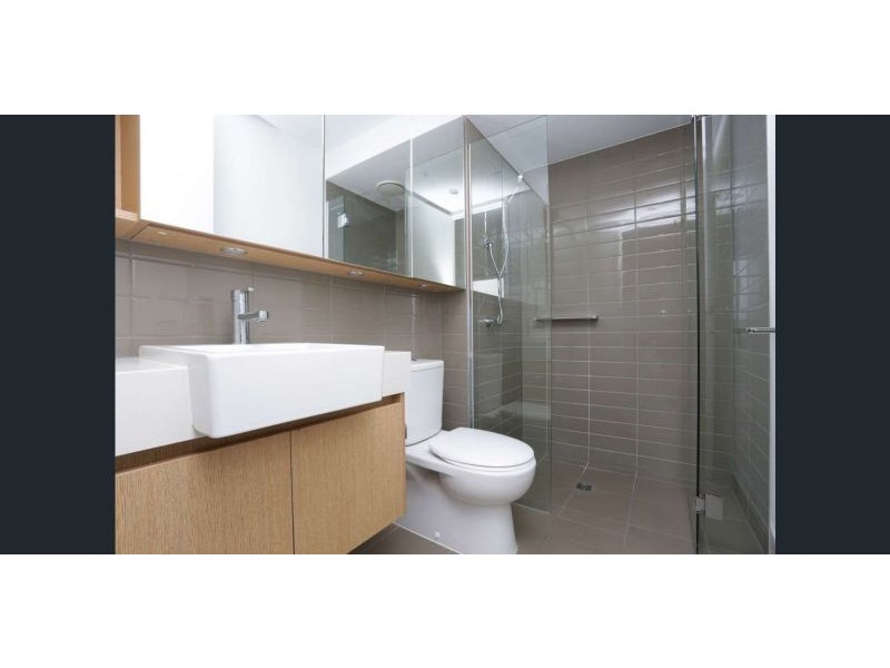 709/101 Bay Street, Port Melbourne VIC 3207