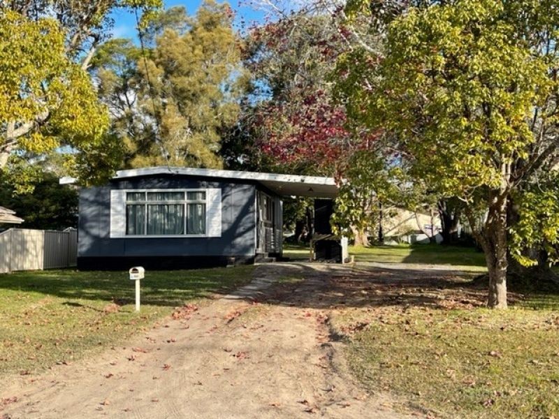 4 First Avenue, Erowal Bay NSW 2540