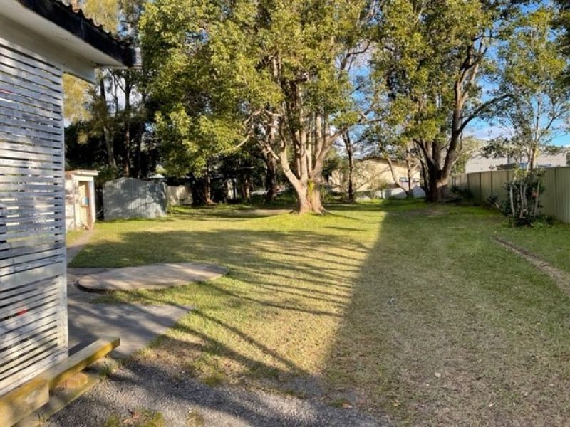 4 First Avenue, Erowal Bay NSW 2540