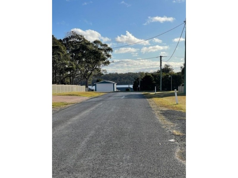 4 First Avenue, Erowal Bay NSW 2540