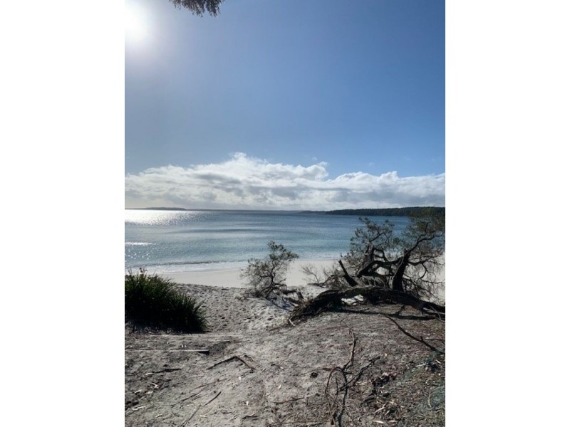 4 First Avenue, Erowal Bay NSW 2540