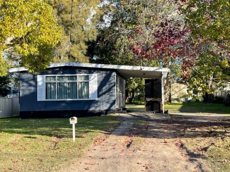 4 First Avenue, Erowal Bay NSW 2540