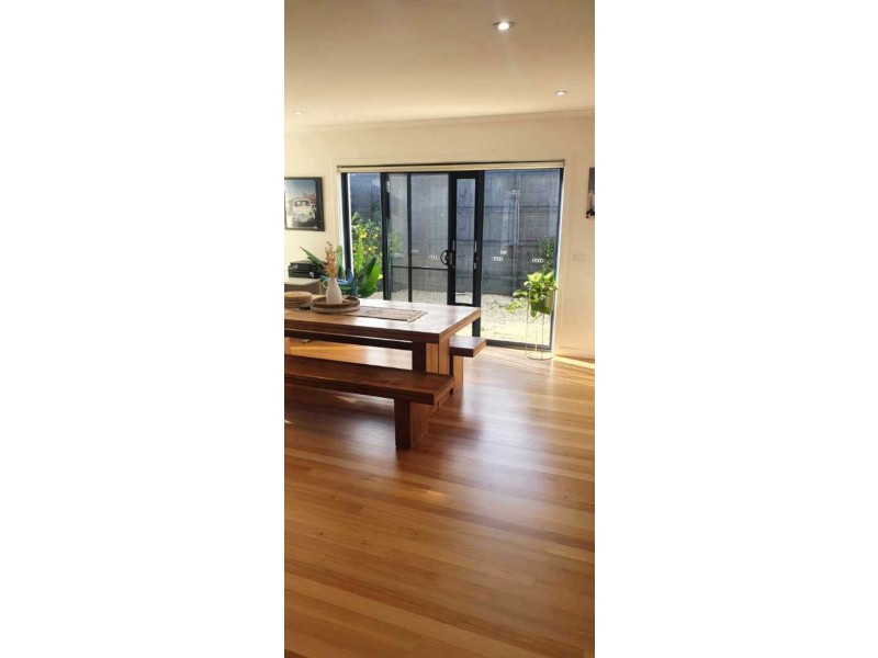 2/82 Beach Road, Torquay VIC 3228