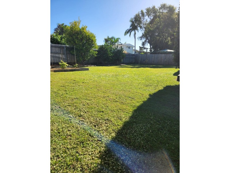 30 Burnett Crescent, Wulguru QLD 4811