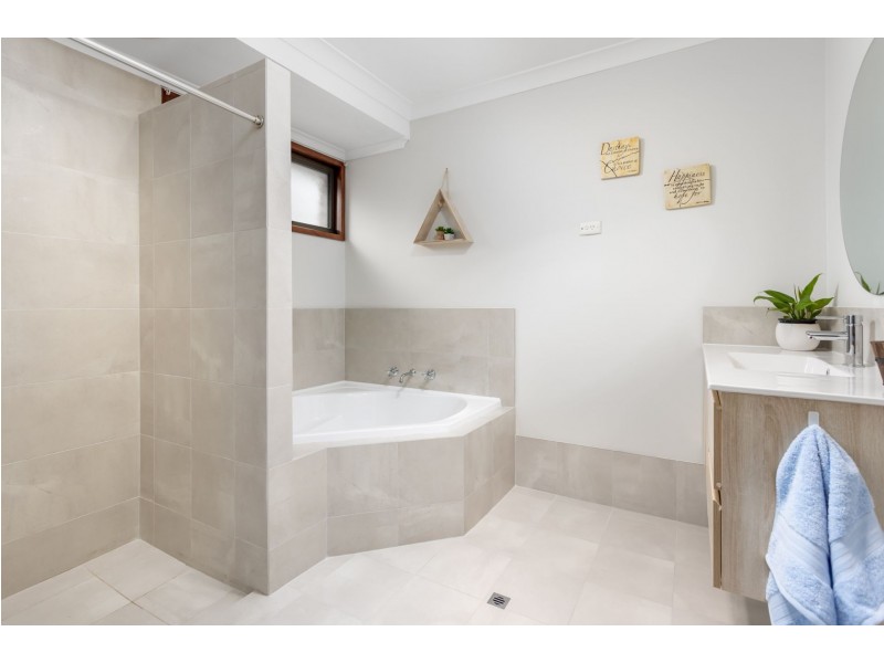 13 Swan Avenue, Collie WA 6225