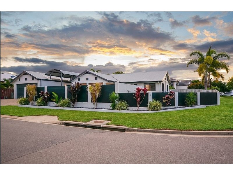 3 Hillock cres, Bushland Beach QLD 4818