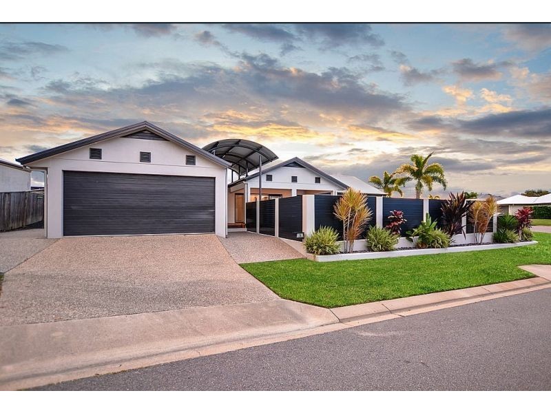 3 Hillock cres, Bushland Beach QLD 4818