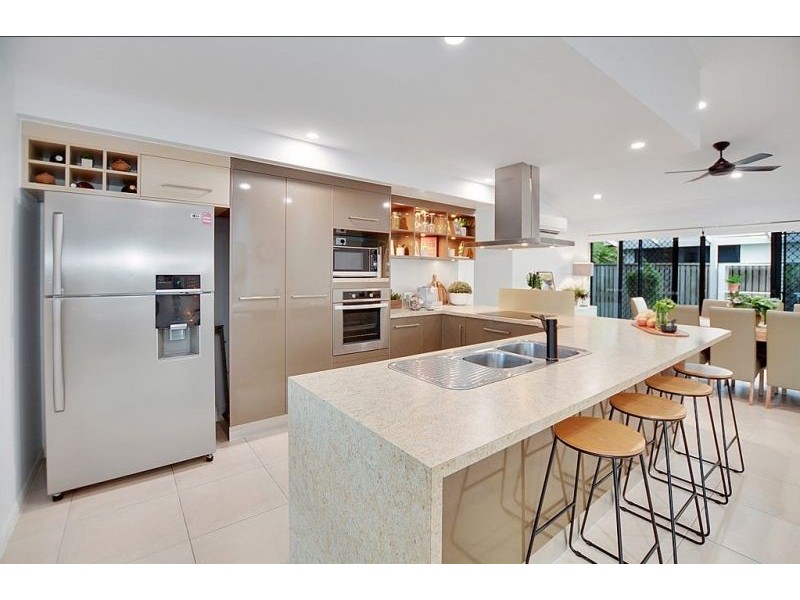 3 Hillock cres, Bushland Beach QLD 4818