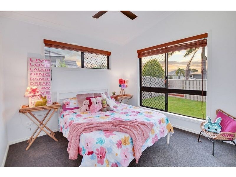 3 Hillock cres, Bushland Beach QLD 4818